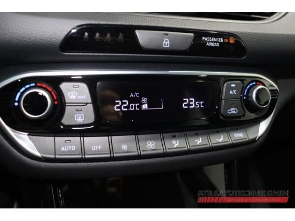 Hyundai i30 Advantage 1.5 T-GDi 48V DCT Navi LED Apple CarPlay