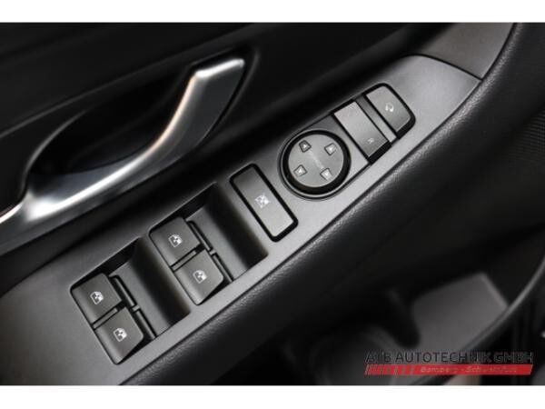 Hyundai i30 Advantage 1.0 T-GDi DCT Navi LED Apple CarPlay