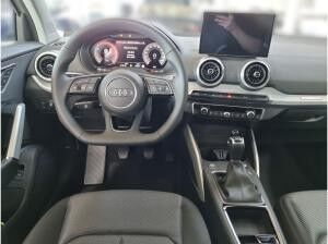 Audi Q2 S line TFSI Matrix LED Parkasistent GRA Smartph. interface