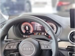 Audi Q2 S line TFSI Matrix LED Parkasistent GRA Smartph. interface