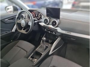Audi Q2 S line TFSI Matrix LED Parkasistent GRA Smartph. interface