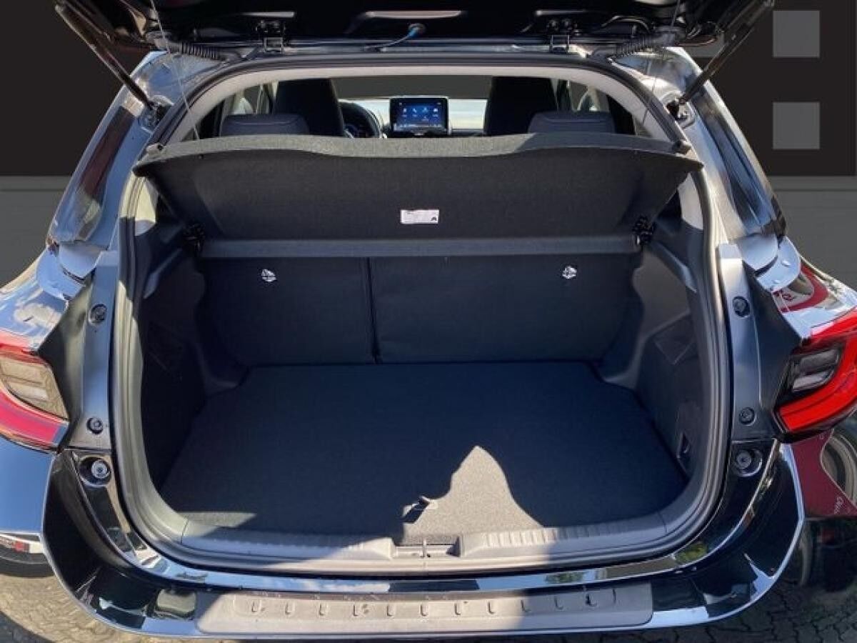 Toyota Yaris 1.5 Hybrid 116 CVT Teamplayer +Safety+Win