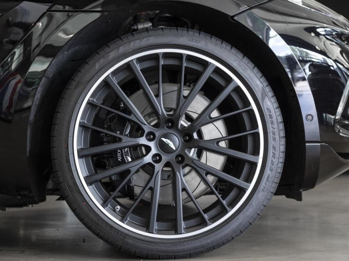 Aston Martin DBX V8 Panorama 550 - Hamburg *sofort verfügbar*