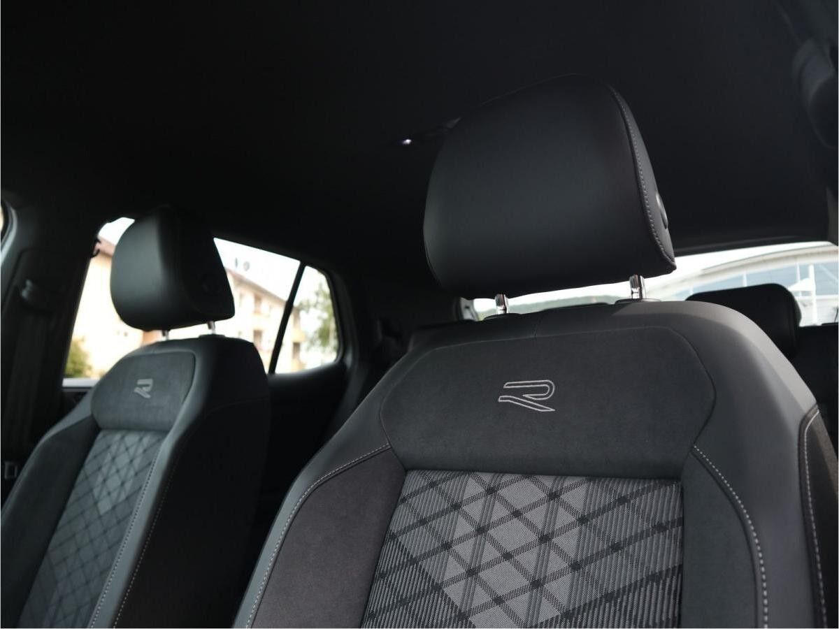 Volkswagen T-Cross R-Line 1.5 TSI ACT OPF (150 PS) DSG*AHK*RFK*BLACKSTYLE*NAVI*