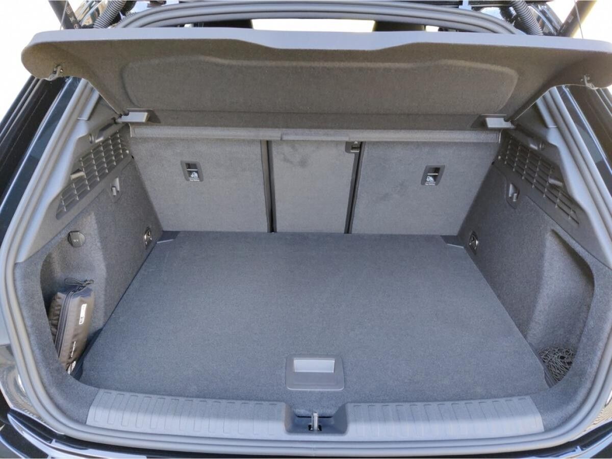Audi RS3 Sportback S tronic PANO*HUD*MATRIX*NAV*SHZ*ACC*PARKLENK*KAMERA*SONOS*EL.SITZE+HECKKL*VMAX*TOTW*VIRTU
