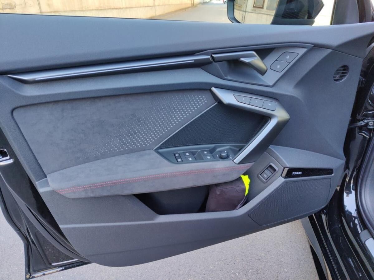 Audi RS3 Sportback S tronic PANO*HUD*MATRIX*NAV*SHZ*ACC*PARKLENK*KAMERA*SONOS*EL.SITZE+HECKKL*VMAX*TOTW*VIRTU