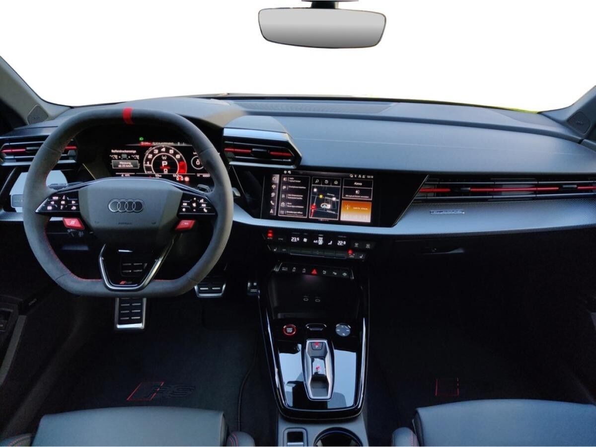 Audi RS3 Sportback S tronic PANO*HUD*MATRIX*NAV*SHZ*ACC*PARKLENK*KAMERA*SONOS*EL.SITZE+HECKKL*VMAX*TOTW*VIRTU