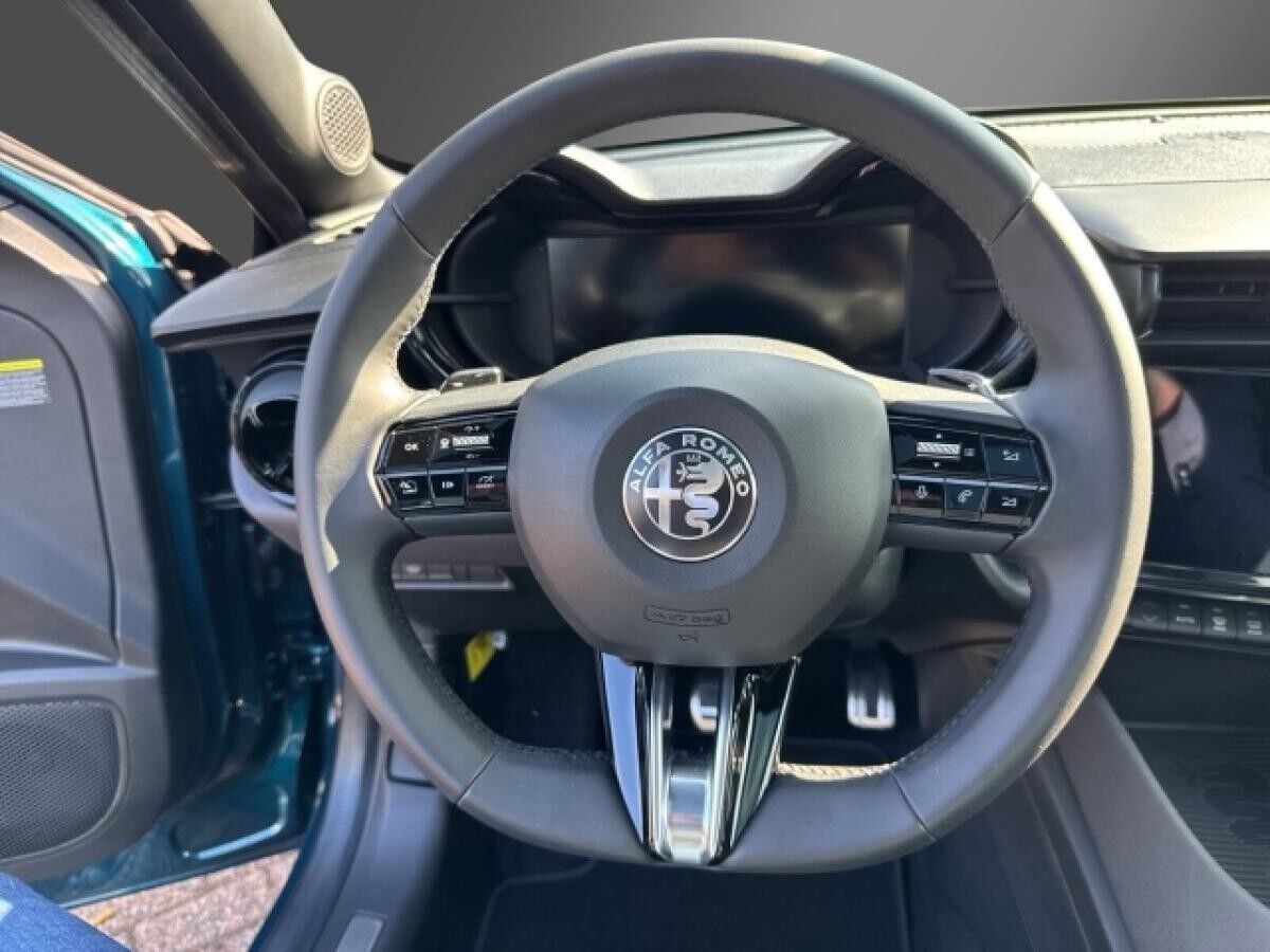 Alfa Romeo Junior Ibrida SPECIALE -Summer-Sale- Panoramadach-TechnologiePaket