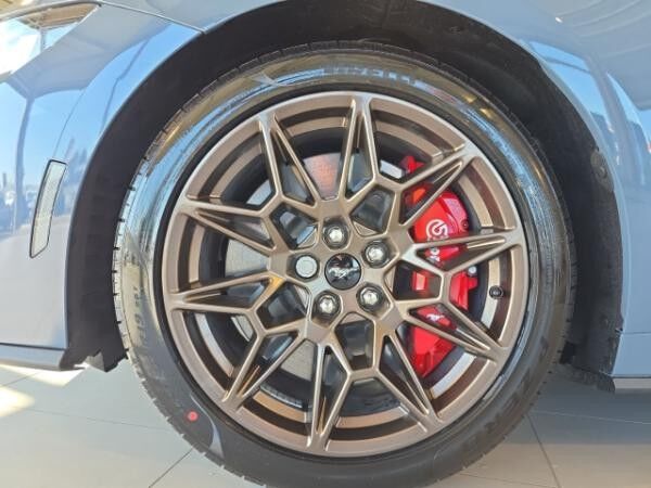 Ford Mustang Fastback 5.0 V8 Bronze Styling-Paket Soundsystem B & O Klimasitze LED Navi
