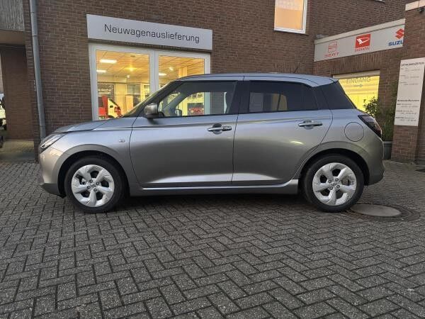 Suzuki Swift Comfort Automatik 83PS❤️ HYBRID ⏱ Keyless, Sitzheizung, Navi, R-Cam, App Link kabellos❗❗❗❗
