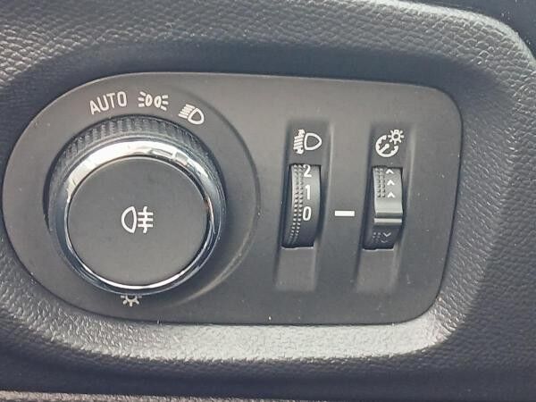 Opel Corsa F 1.2 Sitzheizung,Lenkradheizung,DAB