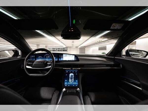 Lucid Air PURE (WLTP-Reichweite 831 km): INKL. Überführung & Wartung