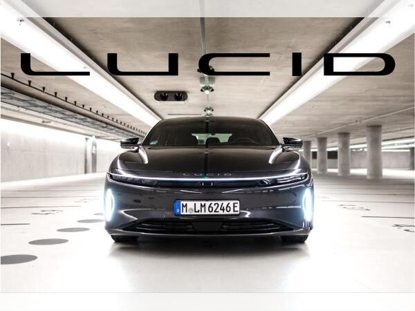 Lucid Air PURE (WLTP-Reichweite 831 km): INKL. Überführung & Wartung