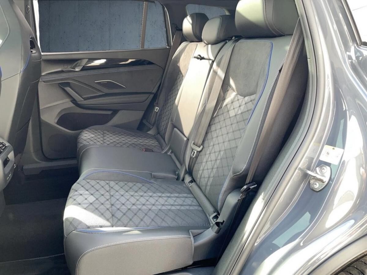 Volkswagen Tayron R-Line 2.0 TDI  4M DSG,*7 Sitzer*AHK*ACC*Standhz*Pano*Black Style