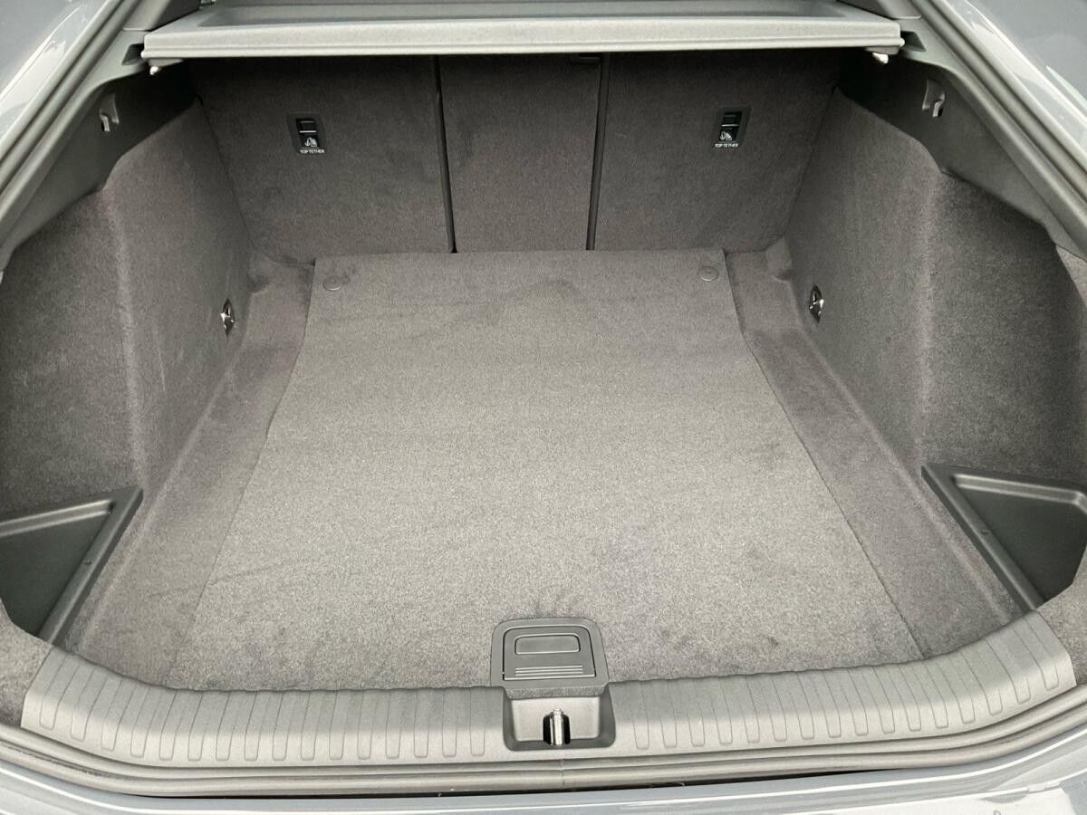 Audi A6 e-tron A6 Sportback e-tron S line Matrix 360° ACC