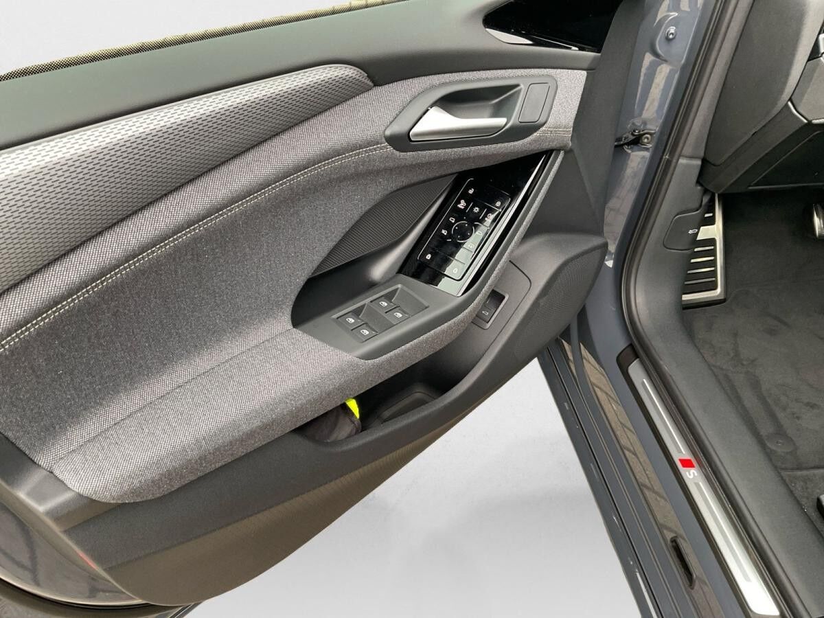 Audi A6 e-tron A6 Sportback e-tron S line Matrix 360° ACC