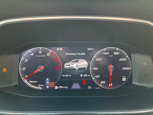 Seat Leon Sportstourer Style 1.5 eTSI DSG / Navi, LED