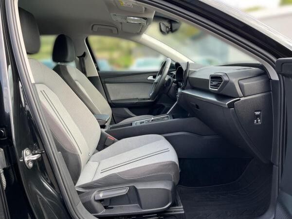 Seat Leon Sportstourer Style 1.5 eTSI DSG / Navi, LED