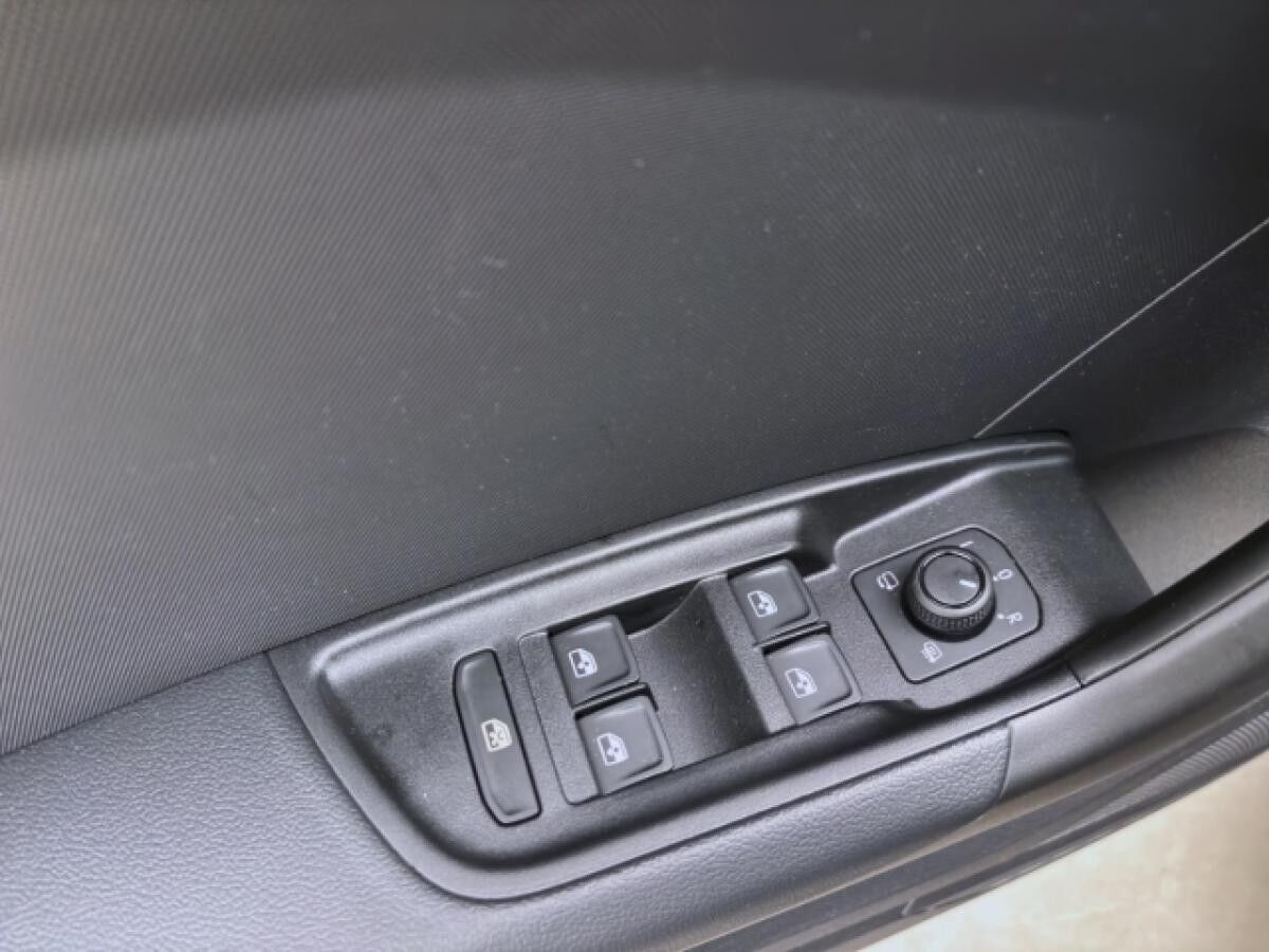 Audi A1 Sportback 25 TFSI LED LM17 SITZHZG PDC