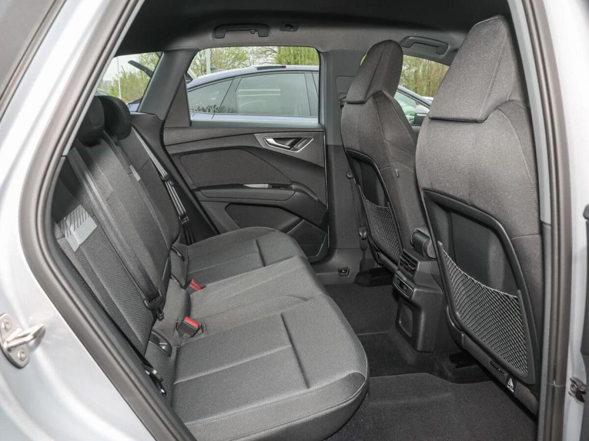 Audi Q4 e-tron 50 quattro ACC+KAMERA+MATRIX+NAVI+19`