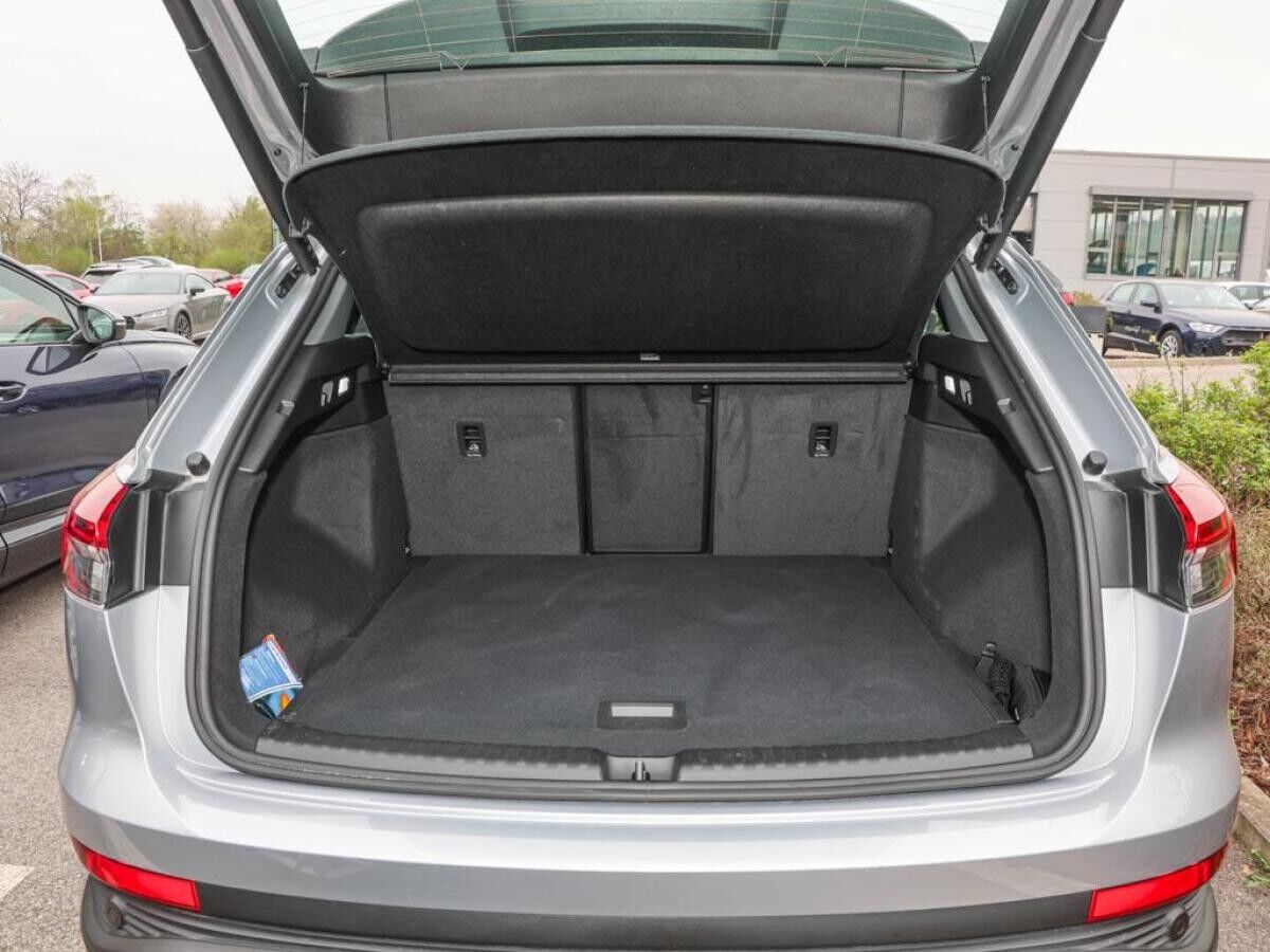 Audi Q4 e-tron 50 quattro ACC+KAMERA+MATRIX+NAVI+19`