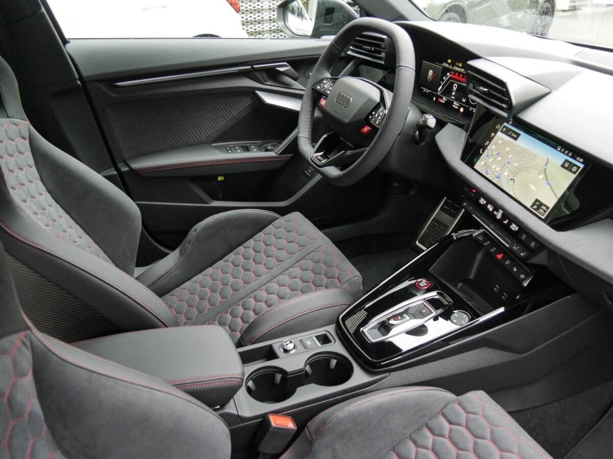 Audi RS3 RS 3 Sportback 19"Alu, RS-Sportabgaanlage Lagerwagen !