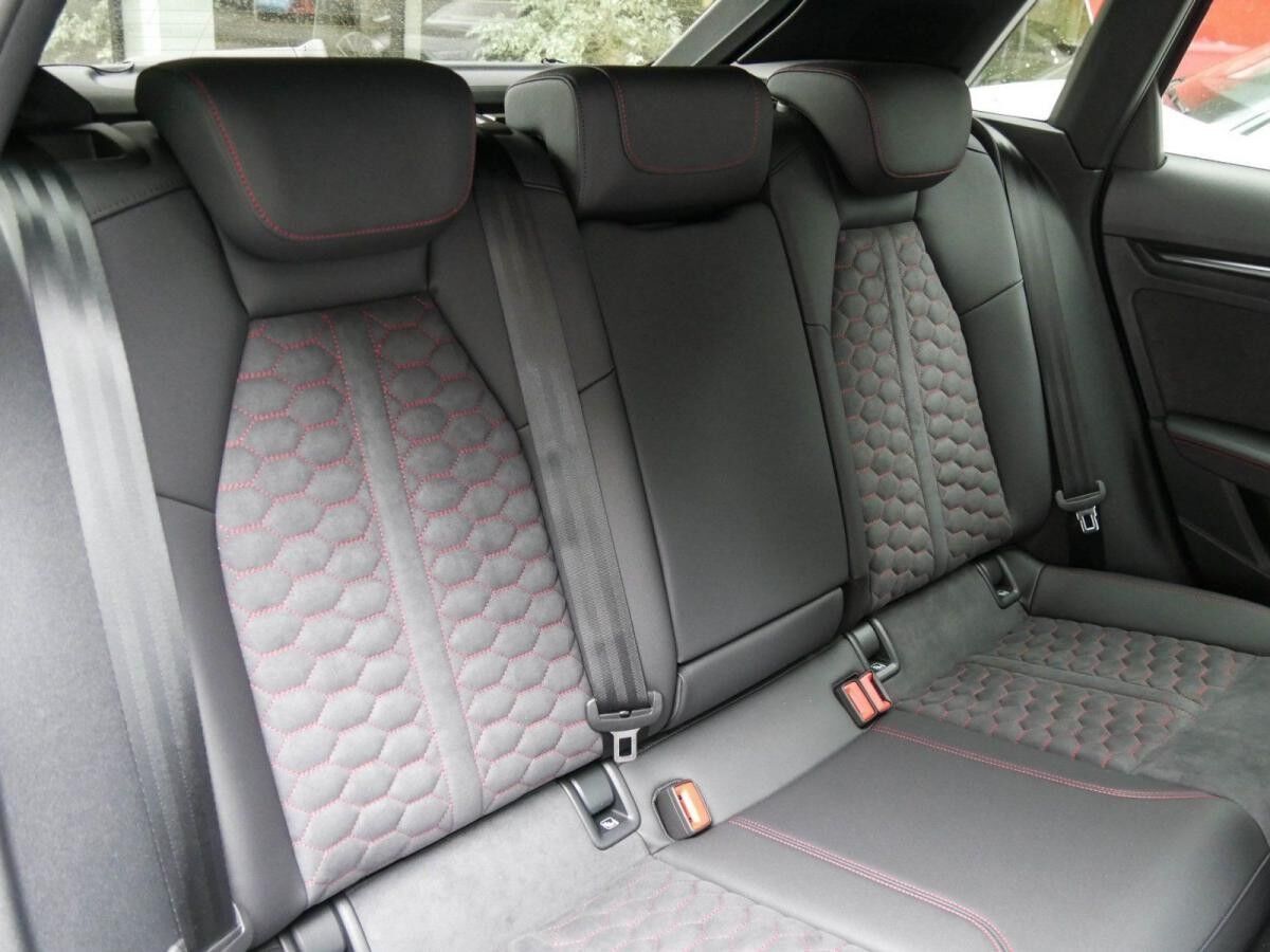 Audi RS3 RS 3 Sportback 19"Alu, RS-Sportabgaanlage Lagerwagen !