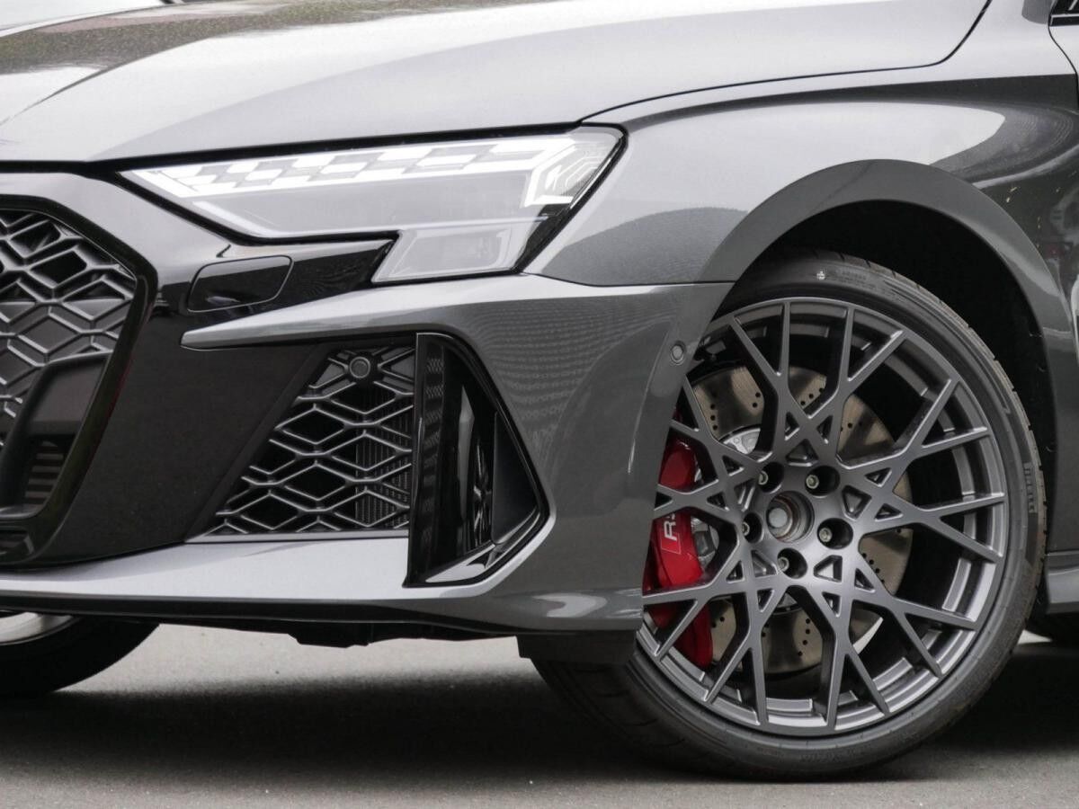 Audi RS3 RS 3 Sportback 19"Alu, RS-Sportabgaanlage Lagerwagen !