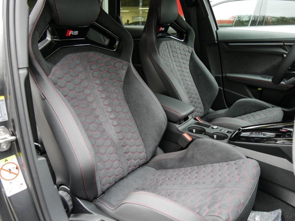 Audi RS3 RS 3 Sportback 19"Alu, RS-Sportabgaanlage Lagerwagen !