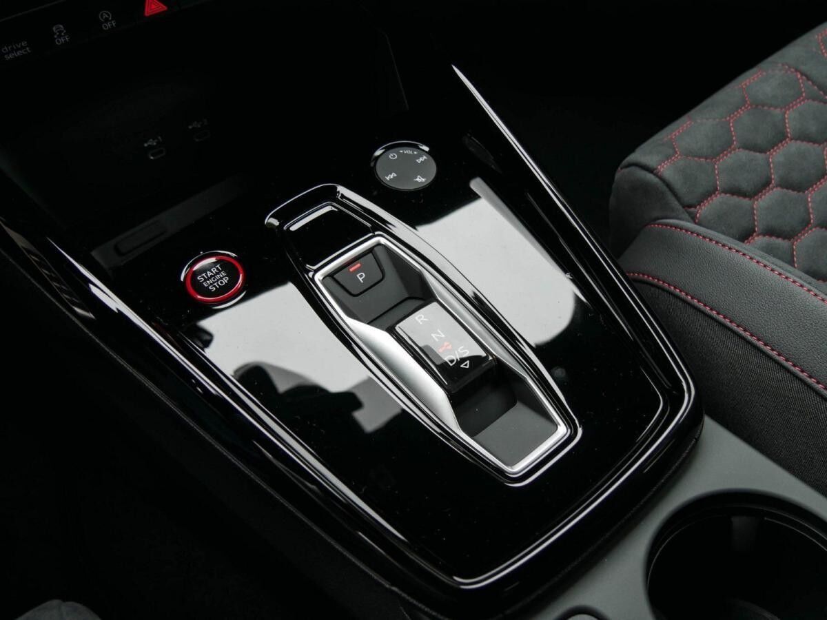 Audi RS3 RS 3 Sportback 19"Alu, RS-Sportabgaanlage Lagerwagen !