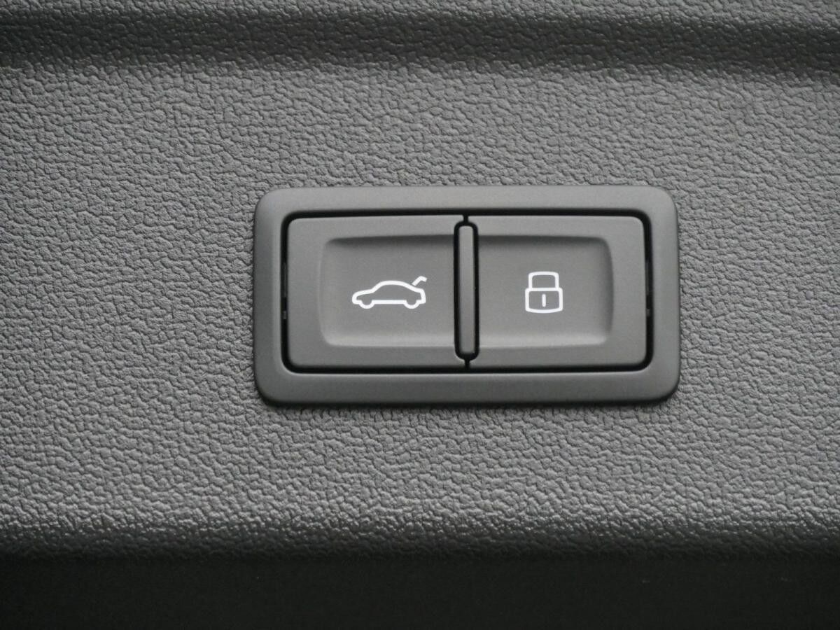 Audi RS3 RS 3 Sportback 19"Alu, RS-Sportabgaanlage Lagerwagen !