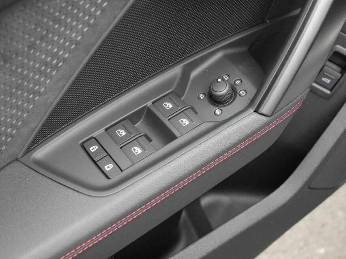 Audi RS3 RS 3 Sportback 19"Alu, RS-Sportabgaanlage Lagerwagen !