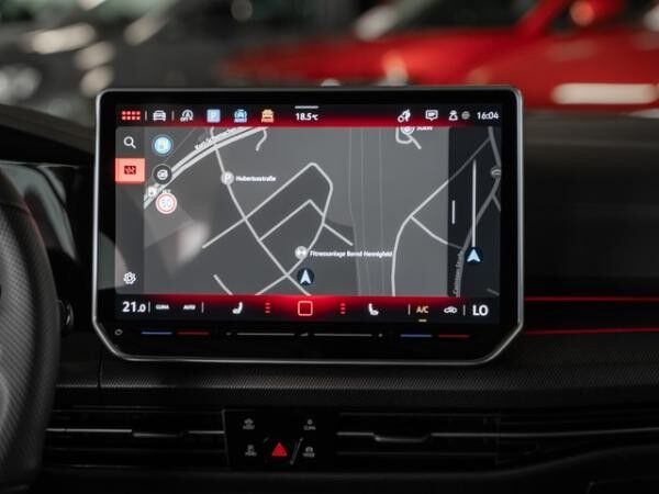 Volkswagen Golf VIII 2,0 TSI DSG GTI Black Style ACC Matrix R-Kamera Navi