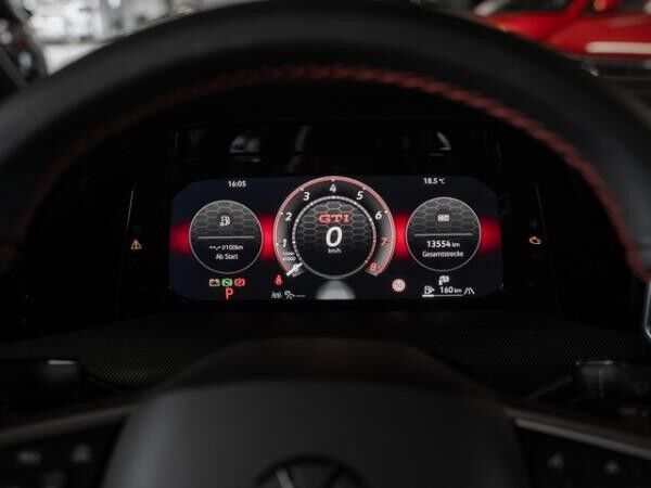 Volkswagen Golf VIII 2,0 TSI DSG GTI Black Style ACC Matrix R-Kamera Navi