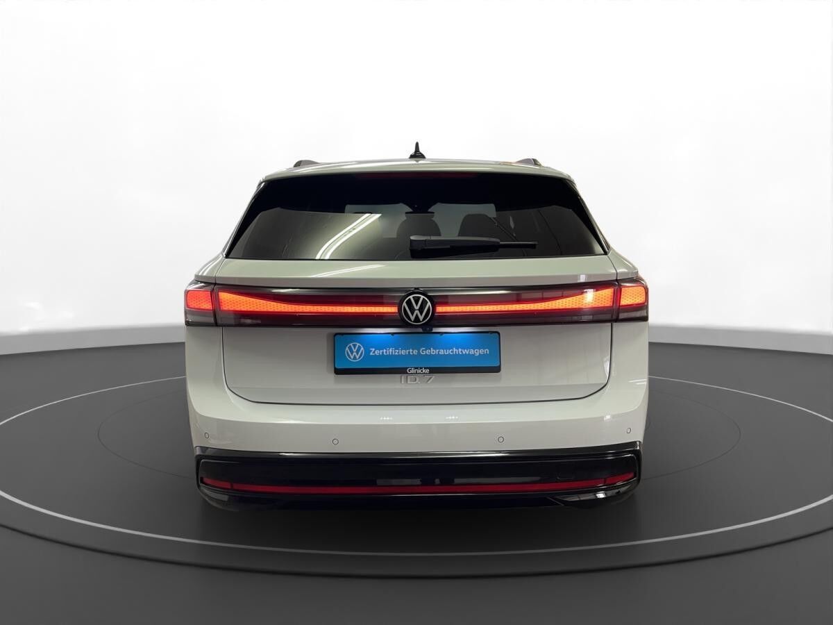 Volkswagen ID.7 Tourer Pro AHK LED LM 20" Navi ACC App-Connect