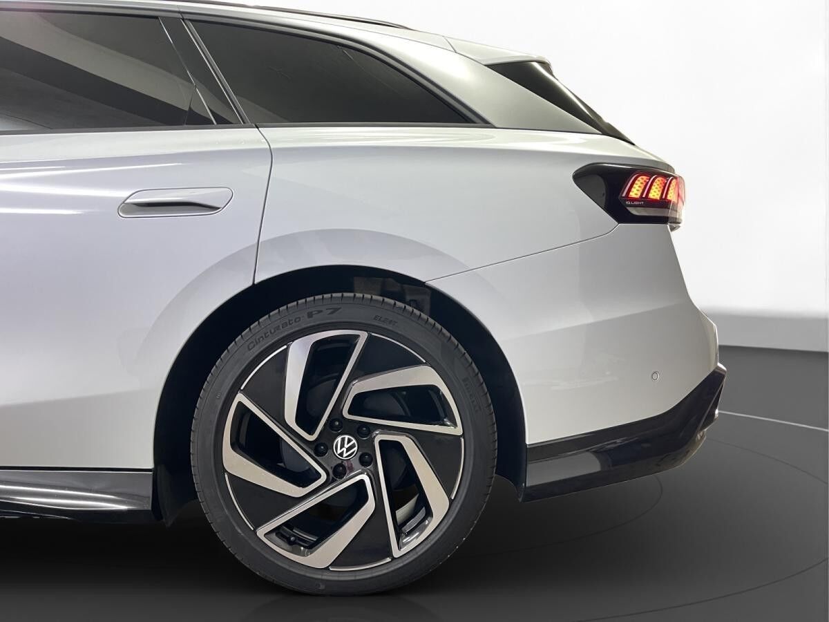 Volkswagen ID.7 Tourer Pro AHK LED LM 20" Navi ACC App-Connect