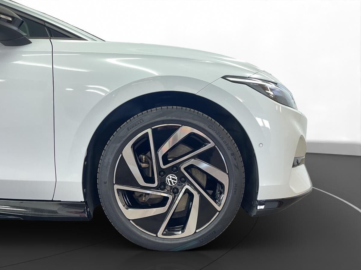 Volkswagen ID.7 Tourer Pro AHK LED LM 20" Navi ACC App-Connect