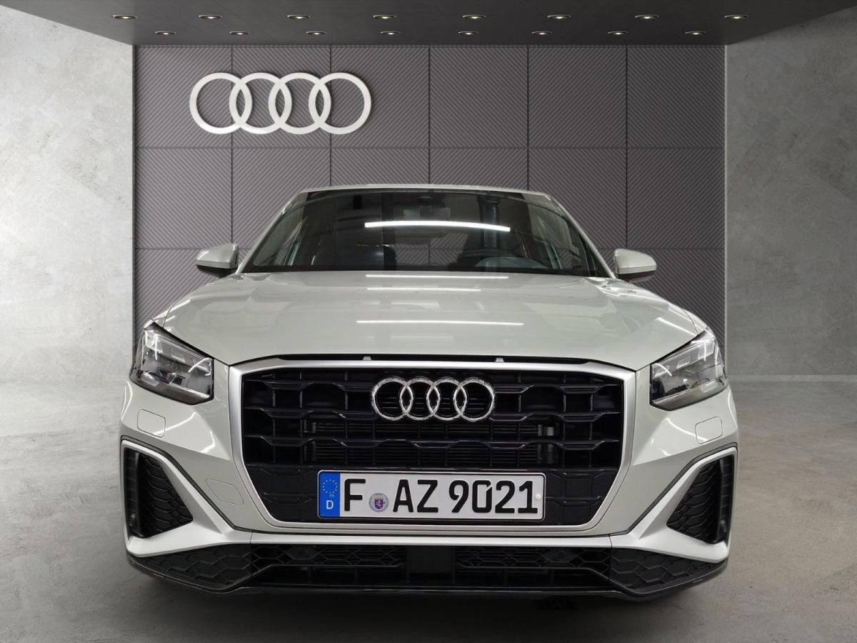 Audi Q2 35 TFSI S tronic S line MatrixLED Leder Tempomat