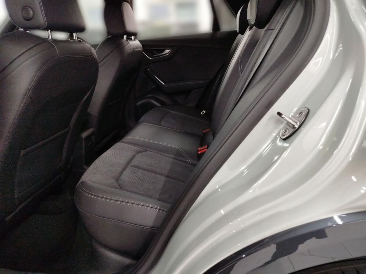 Audi Q2 35 TFSI S tronic S line MatrixLED Leder Tempomat