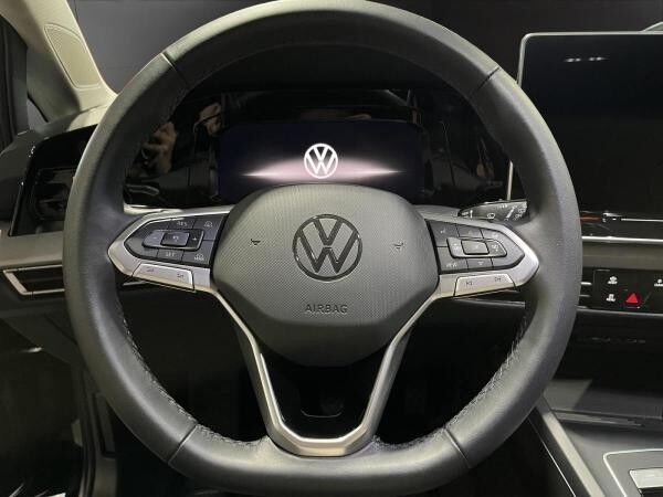 Volkswagen Golf Var. 2.0 TDI LIFE*ACC*DSG*NAV*HuD*AHK*LED*
