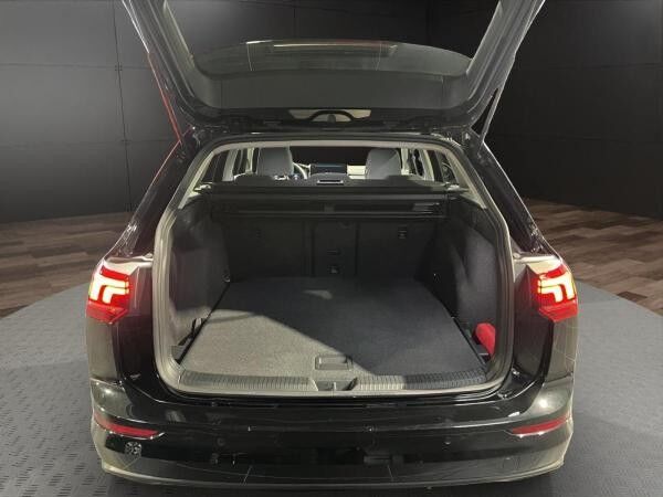 Volkswagen Golf Var. 2.0 TDI LIFE*ACC*DSG*NAV*HuD*AHK*LED*