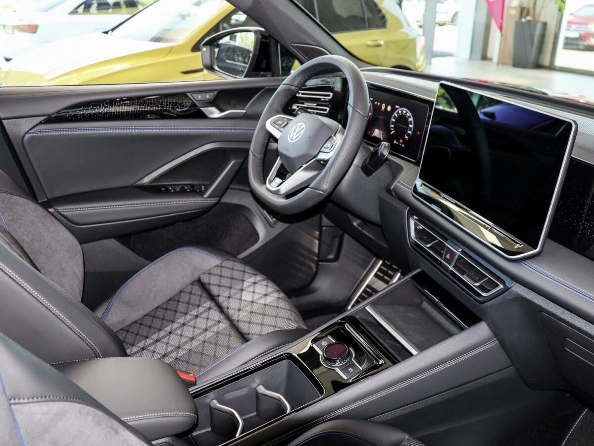 Volkswagen Tiguan R-Line 2.0 TDI DSG AHK Kamera HarmanK. HD-Matrix BlackStyle