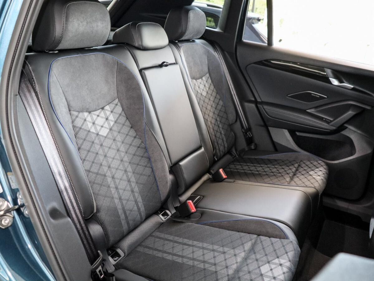 Volkswagen Tiguan R-Line 2.0 TDI DSG AHK Kamera HarmanK. HD-Matrix BlackStyle