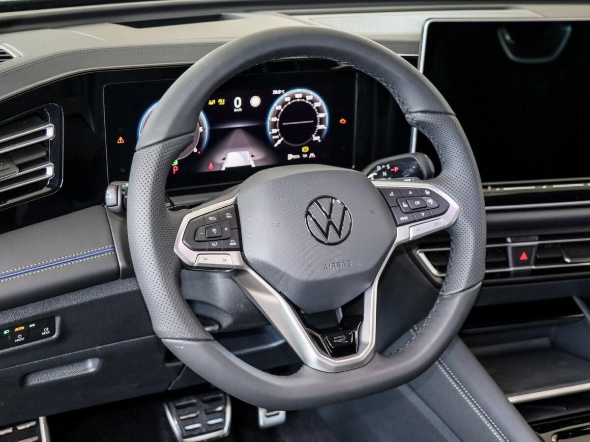 Volkswagen Tiguan R-Line 2.0 TDI DSG AHK Kamera HarmanK. HD-Matrix BlackStyle