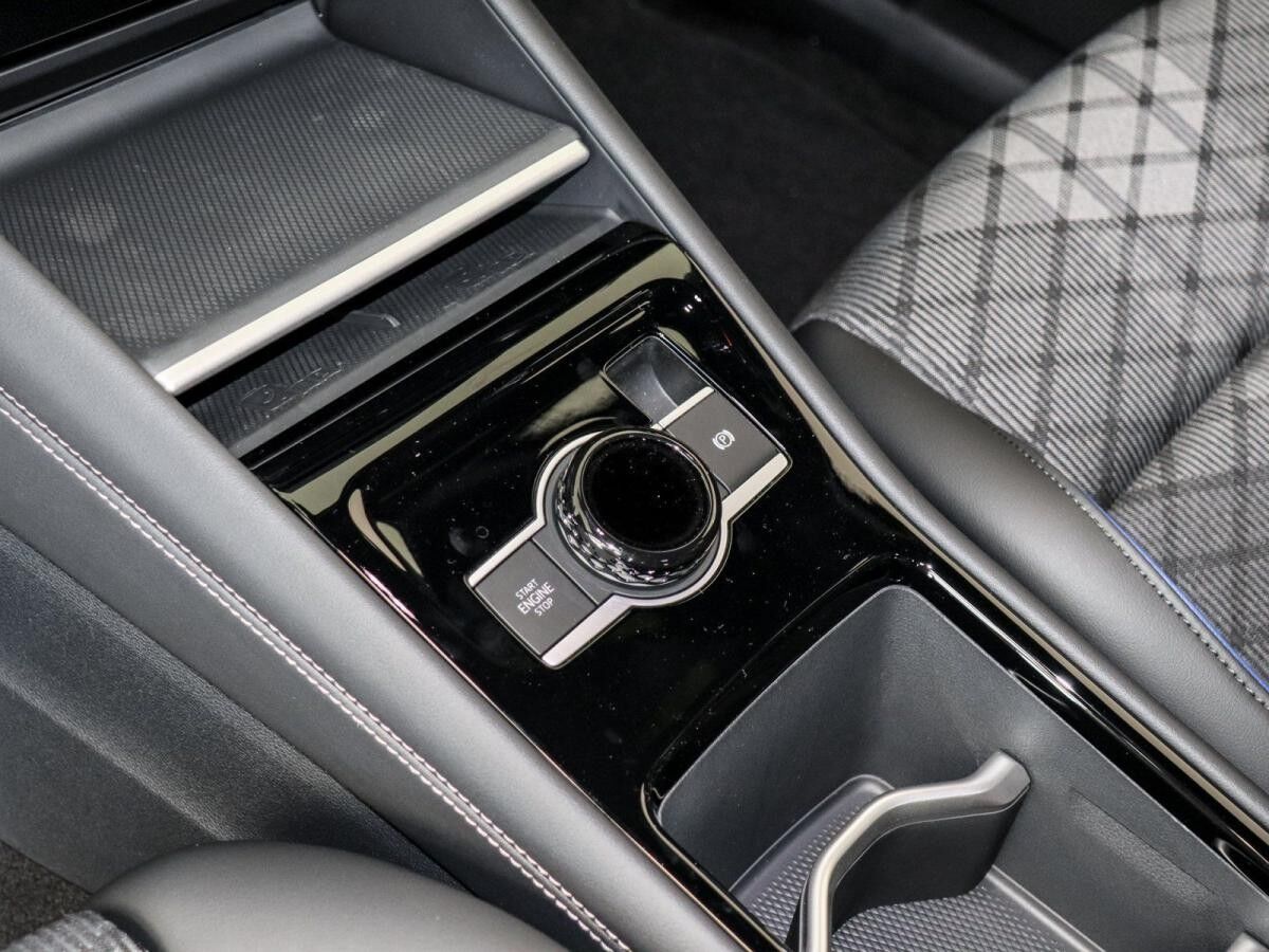 Volkswagen Tiguan R-Line 2.0 TDI DSG AHK Kamera HarmanK. HD-Matrix BlackStyle