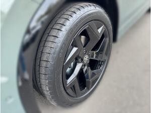 Volkswagen Tiguan 1.5eTSI DSG R-Line AHK+PANO+KEYLESS+NAVI+