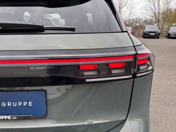 Volkswagen Tiguan 1.5eTSI DSG R-Line AHK+PANO+KEYLESS+NAVI+