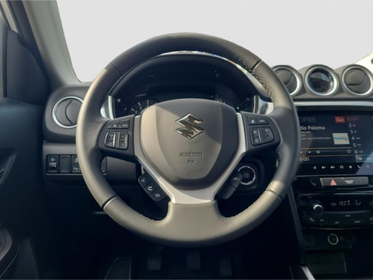 Suzuki Vitara 1.4 HYBRID Comfort+ Navi LED Klimaautom DAB SD SHZ Keyless Entry Keyless Ausparkassistent
