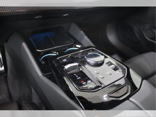 BMW i5 M60 xDrive M PRO+20 LM+PANODACH+HEAD-UP+ACC+E-SITZ+TRAVEL