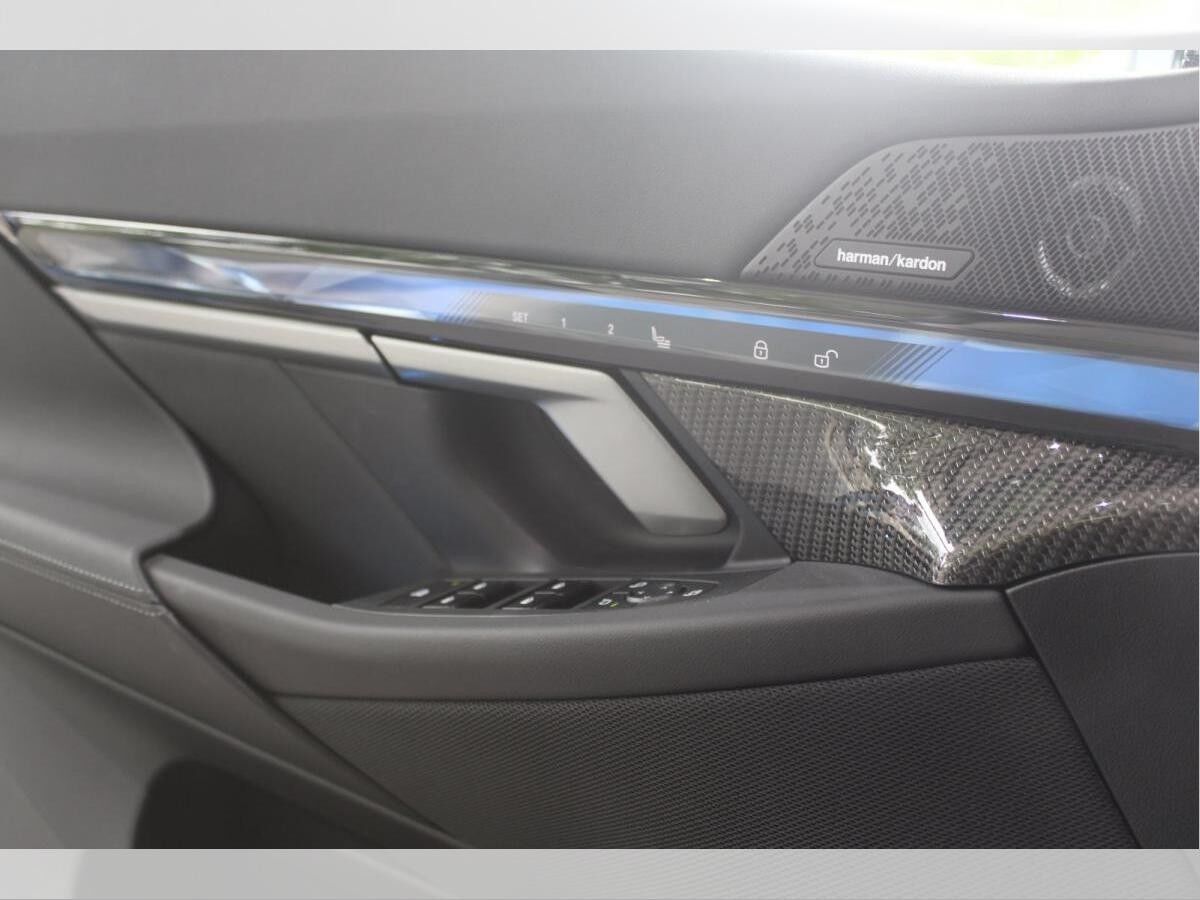 BMW i5 M60 xDrive AKTION:INKL.WRK+M PRO+20 LM+PANODACH+HEAD-UP+ACC+E-SITZ+TRAVEL